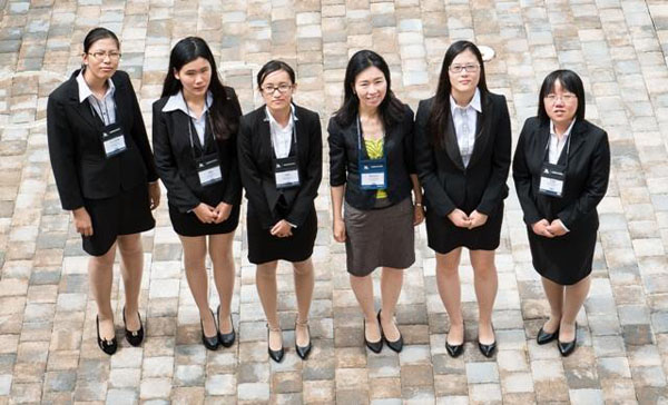 91视频
与会代表合影